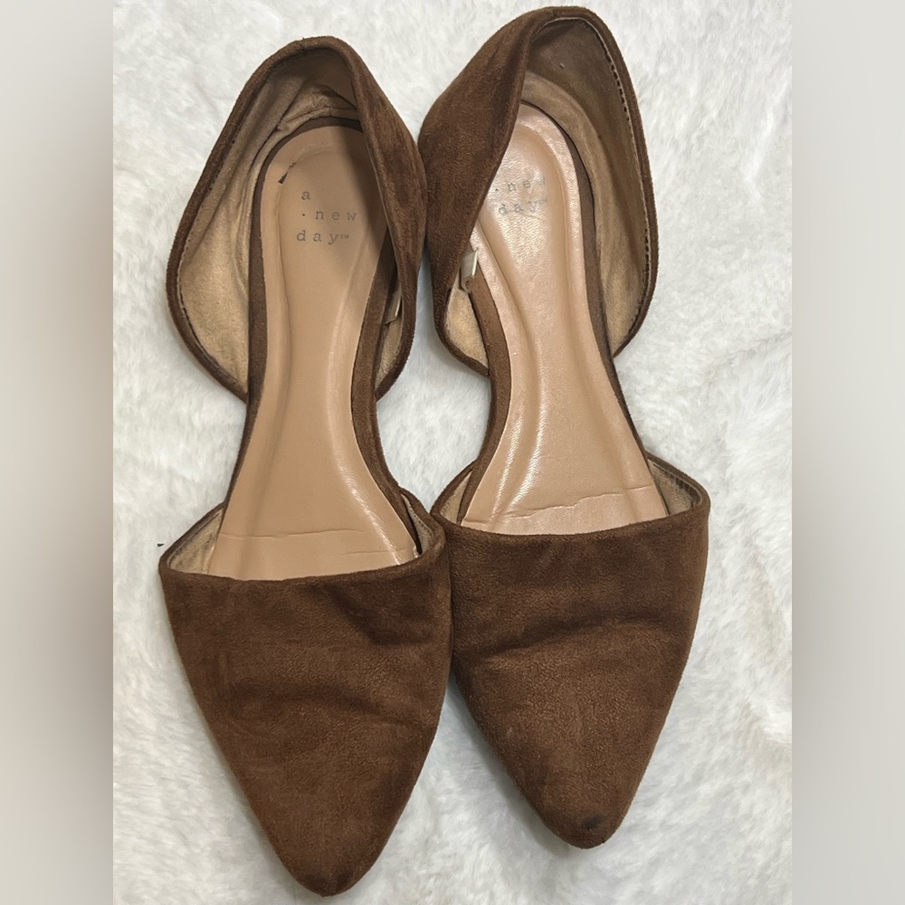 Well worn flats - Picture 5 of 9